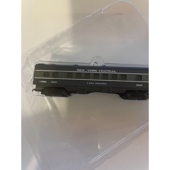Lionel New York Central Passenger Car Christmas OrnamentHallmark Keepsake - Picture 3 of 3